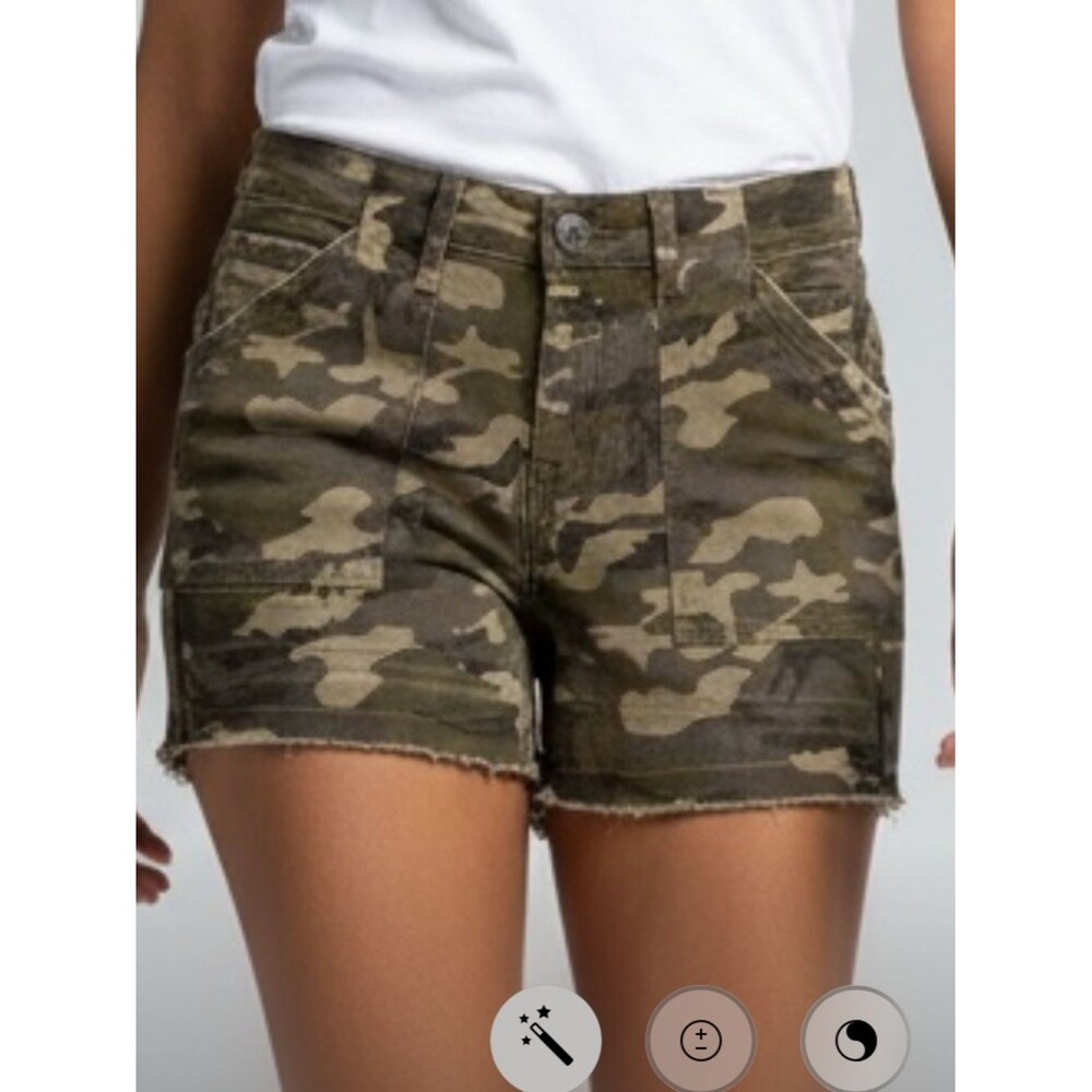 KUT | KUT from the Kloth Alice cutoff camo shorts | Junior Shorts NWT size 0